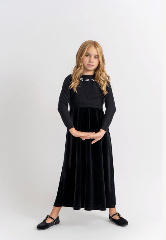 Girls cherry-print robe in black, long sleeves and gathered waist